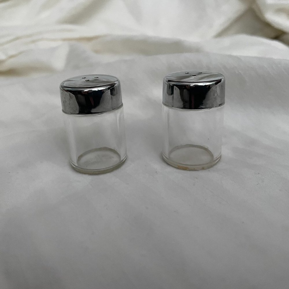 VTG Delta Airlines  Mini Salt and Pepper Shakers